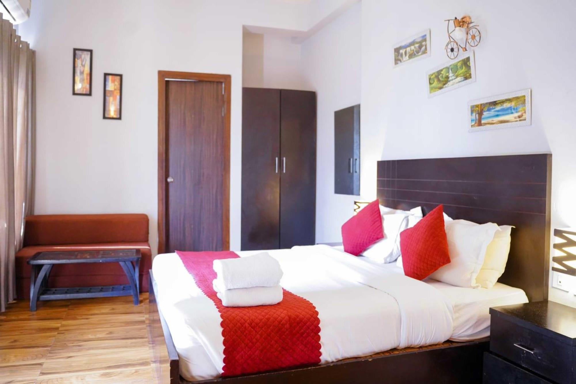Vrindavan Dreams Hotel And Suites ภายนอก รูปภาพ