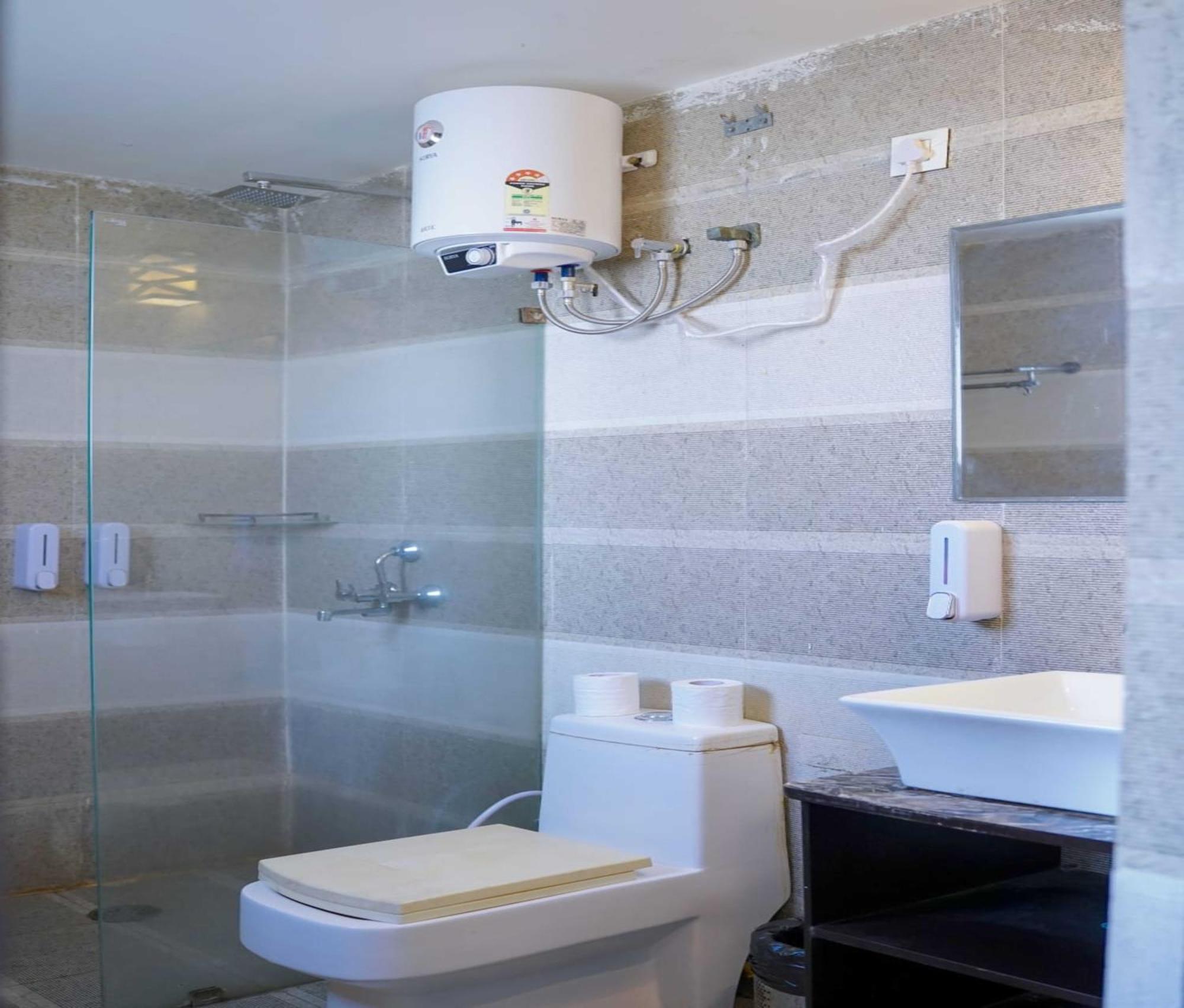 Vrindavan Dreams Hotel And Suites ภายนอก รูปภาพ
