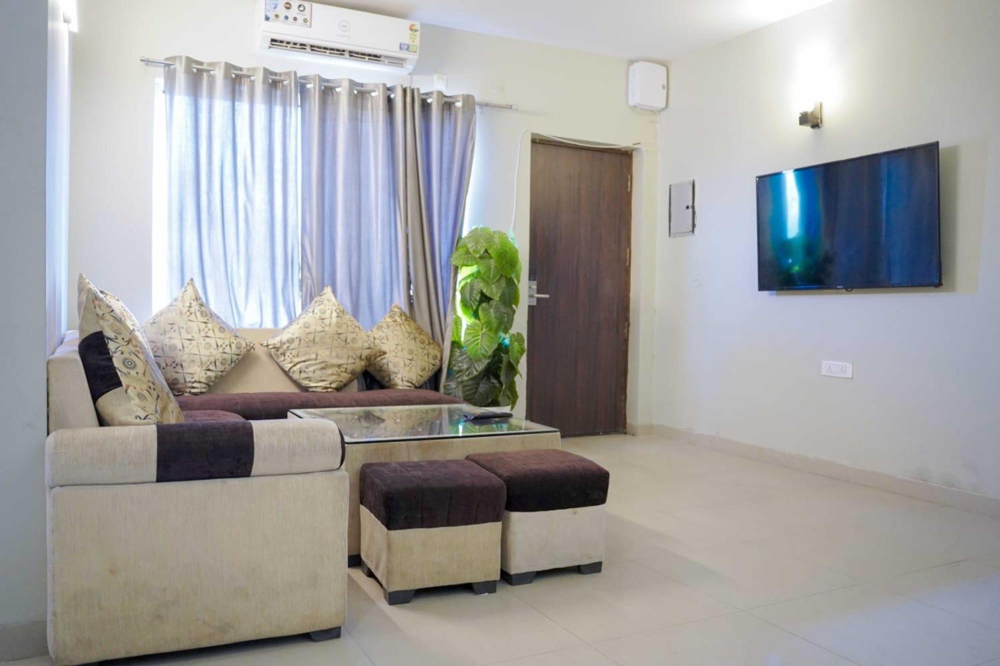 Vrindavan Dreams Hotel And Suites ภายนอก รูปภาพ
