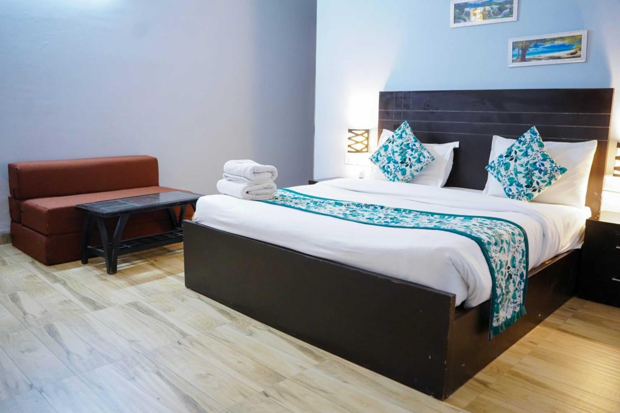 Vrindavan Dreams Hotel And Suites ภายนอก รูปภาพ